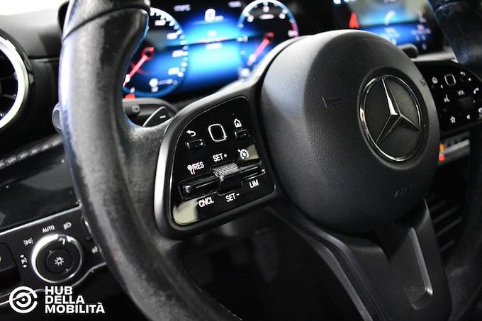 MERCEDES-BENZ A 180 d Automatic Business Sport Light